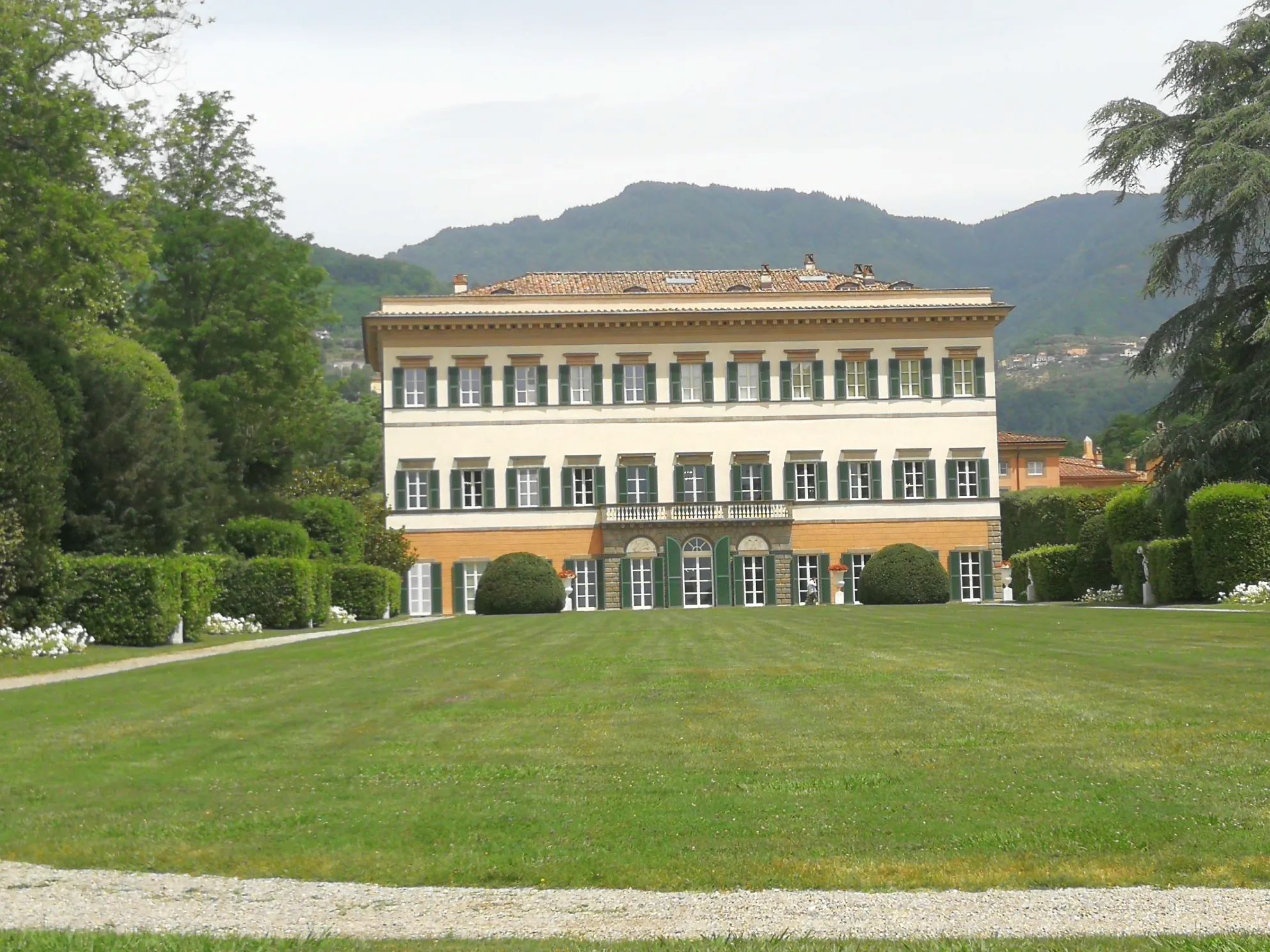 Villas in Lucca, their stories, and their beauty