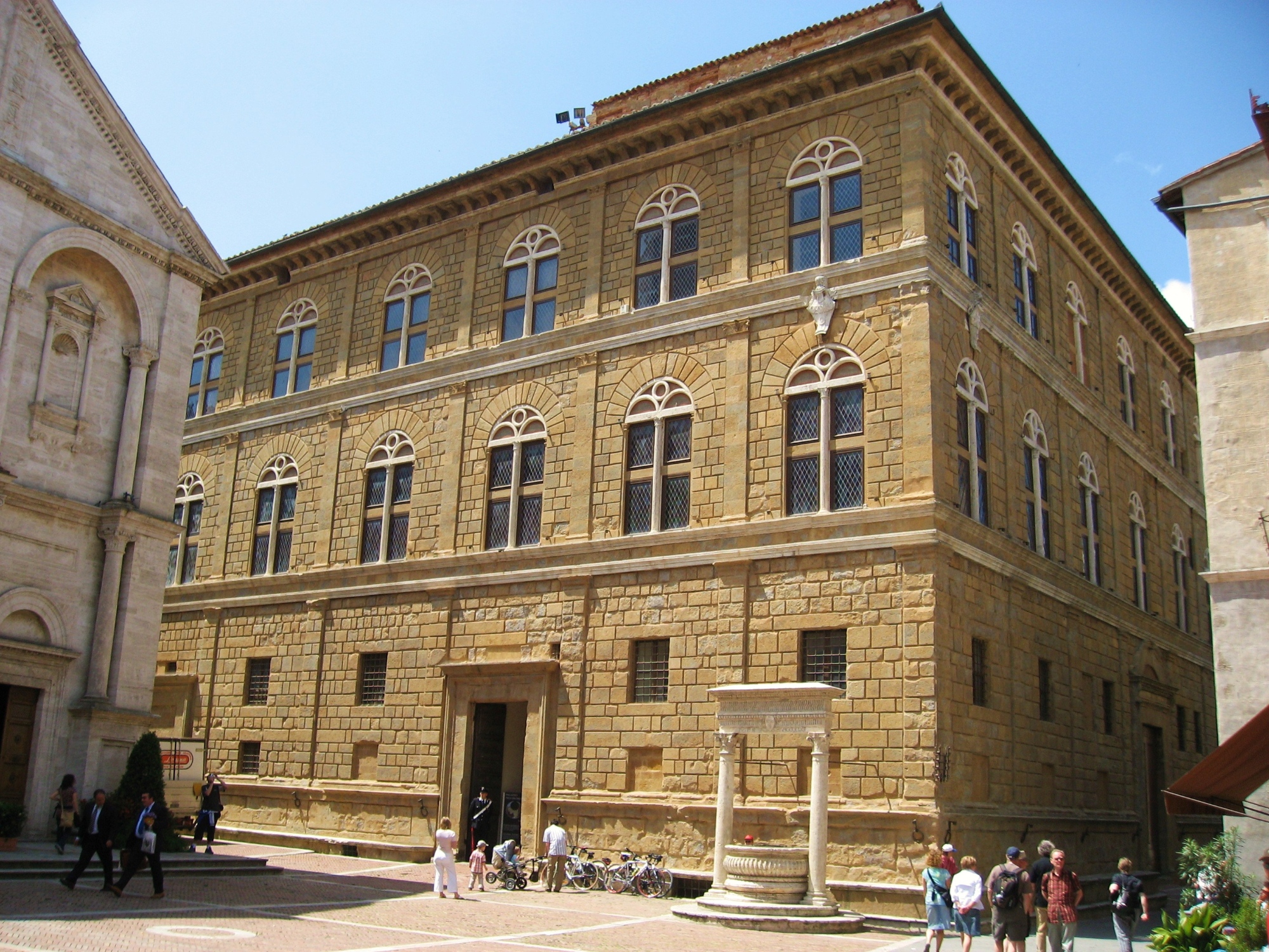Palazzo Piccolomini in Piena