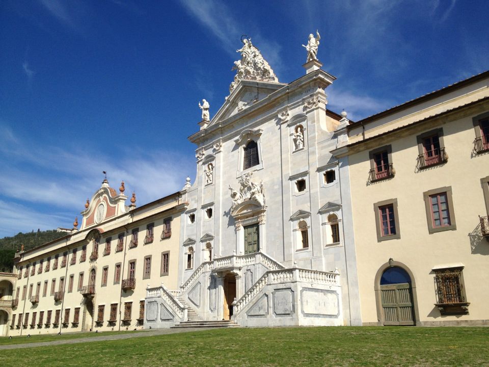 La facciata della Certosa