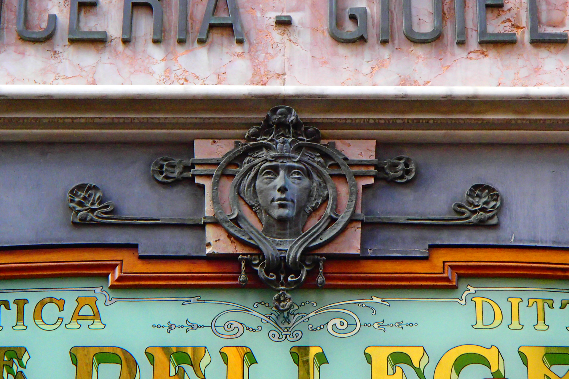 Jewellery sign in Liberty style, Lucca