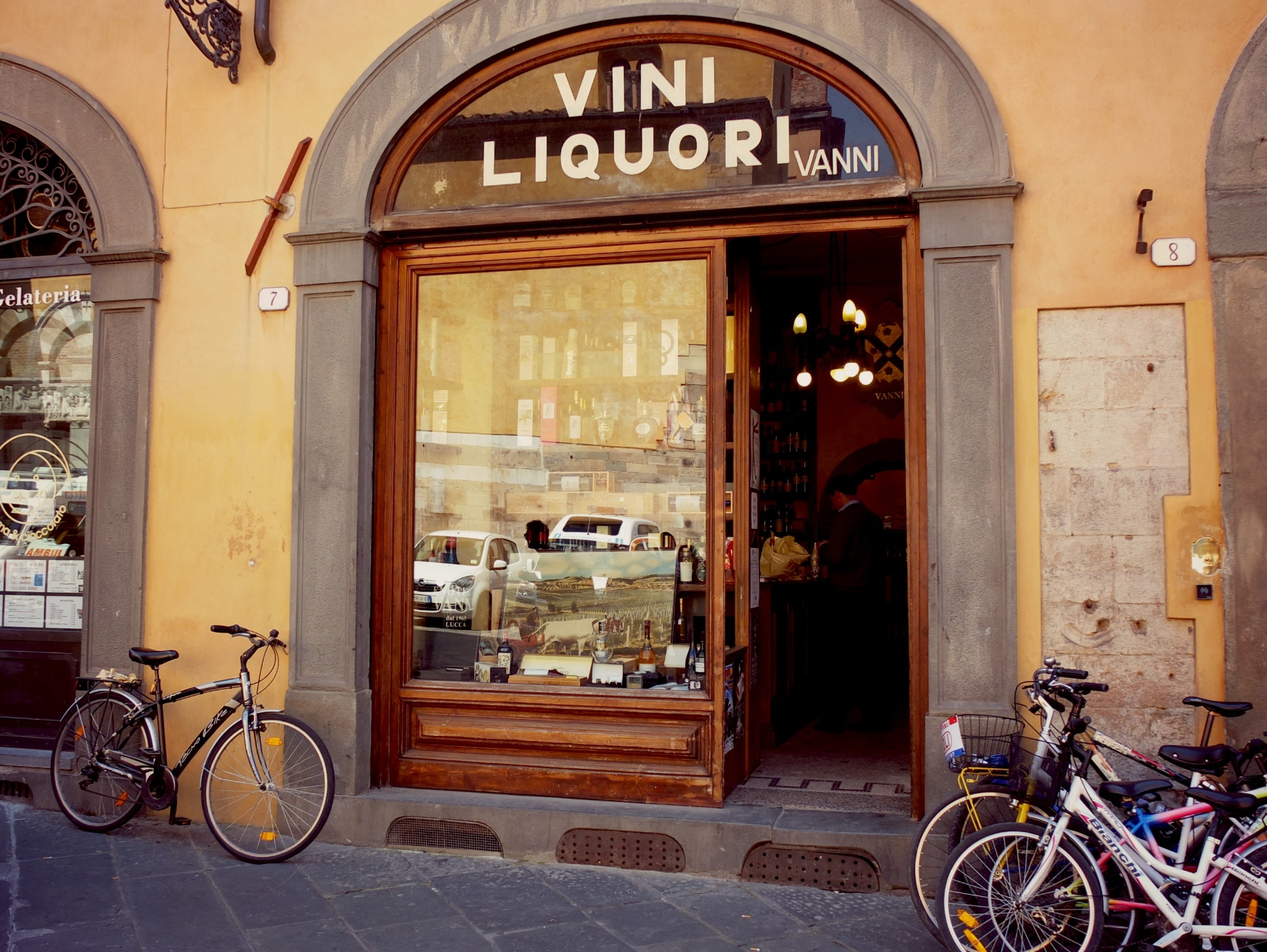 Vanni, Wines and Liqueurs in Lucca