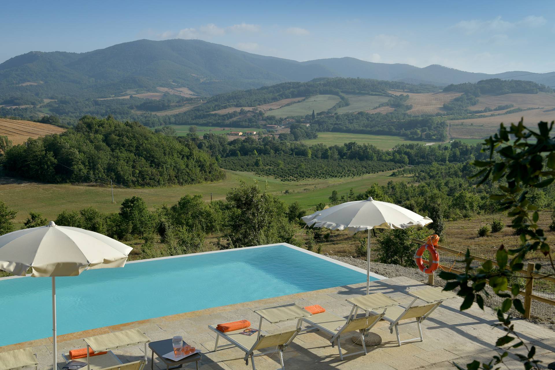 soggiorno estivo agriturismo con piscina nocciolo fattoria ricrio