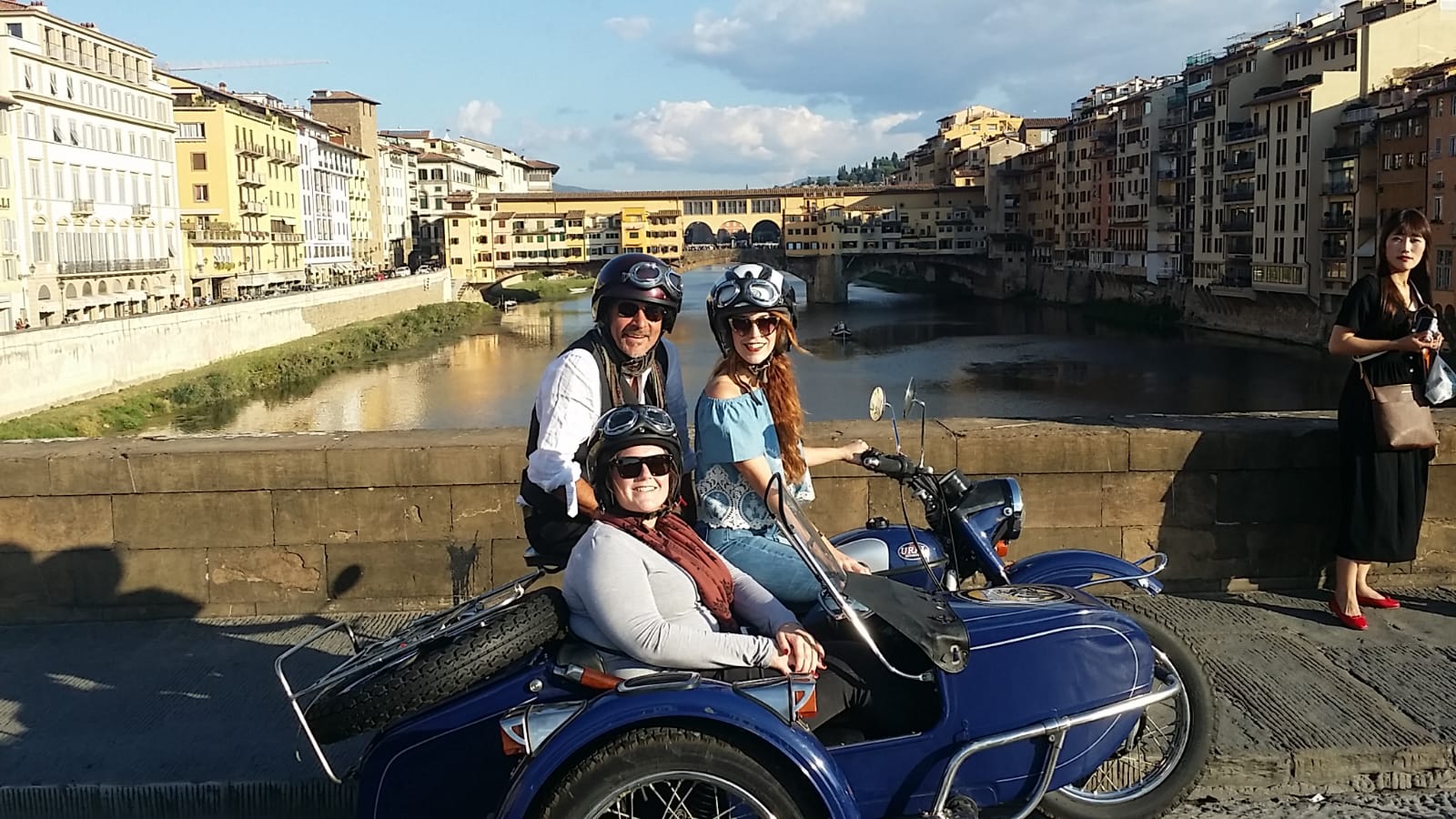 Scopri l'Oltrarno e le colline fiorentine su un sidecar