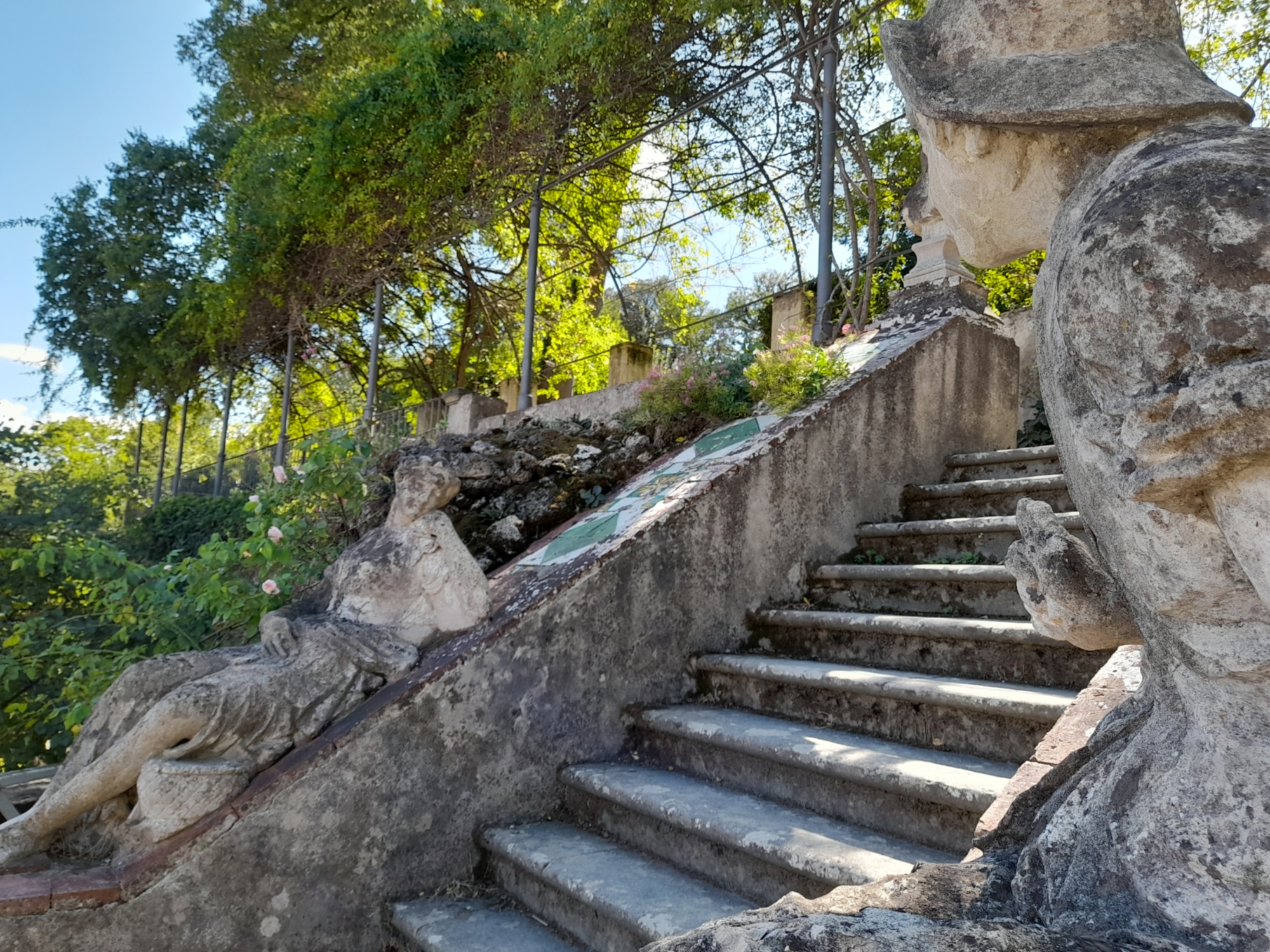 Un tour alla scoperta di tre magnifici giardini dell'Oltrarno fiorentino