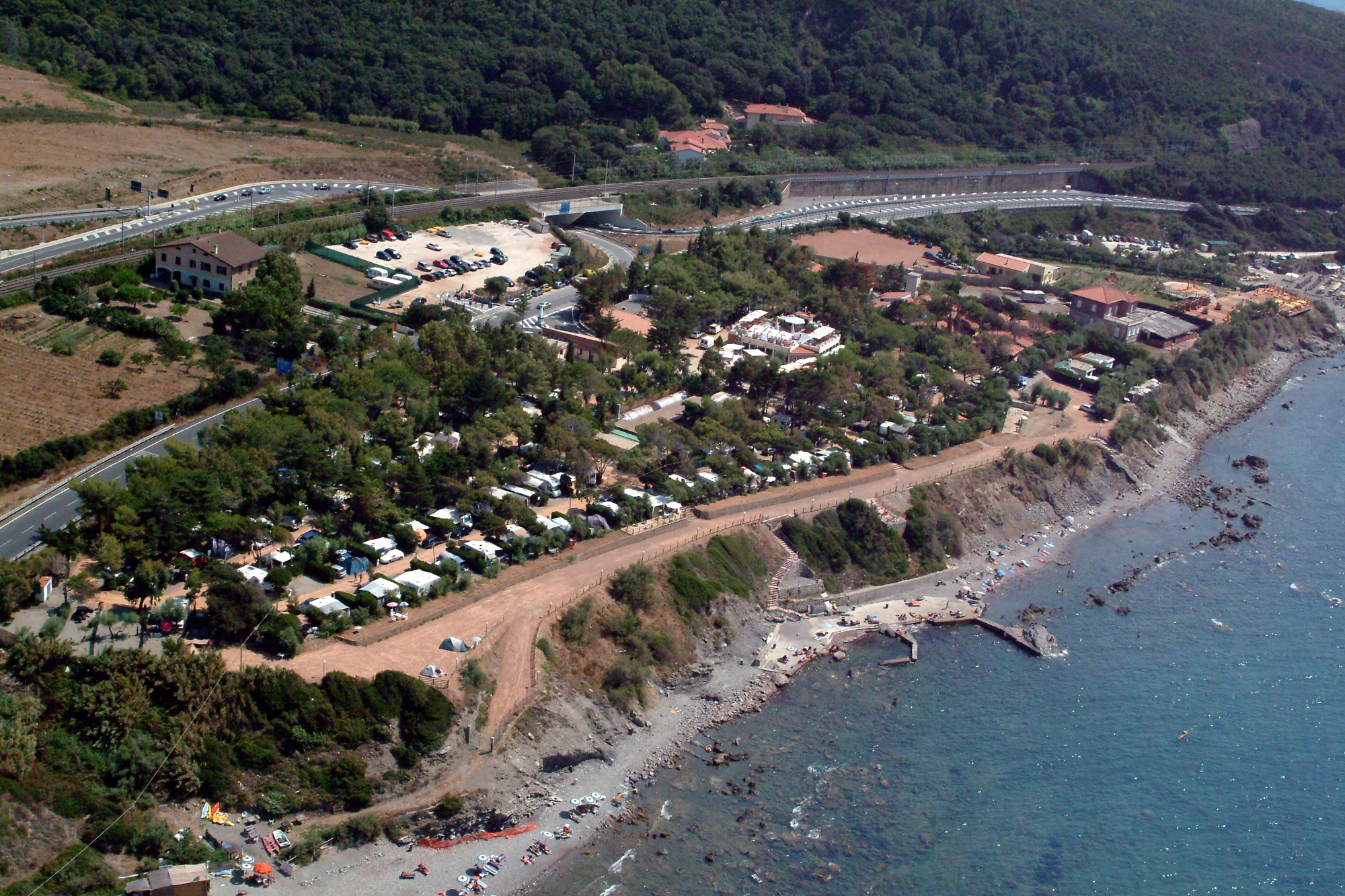 Vista aerea campeggio Miramare Antignano