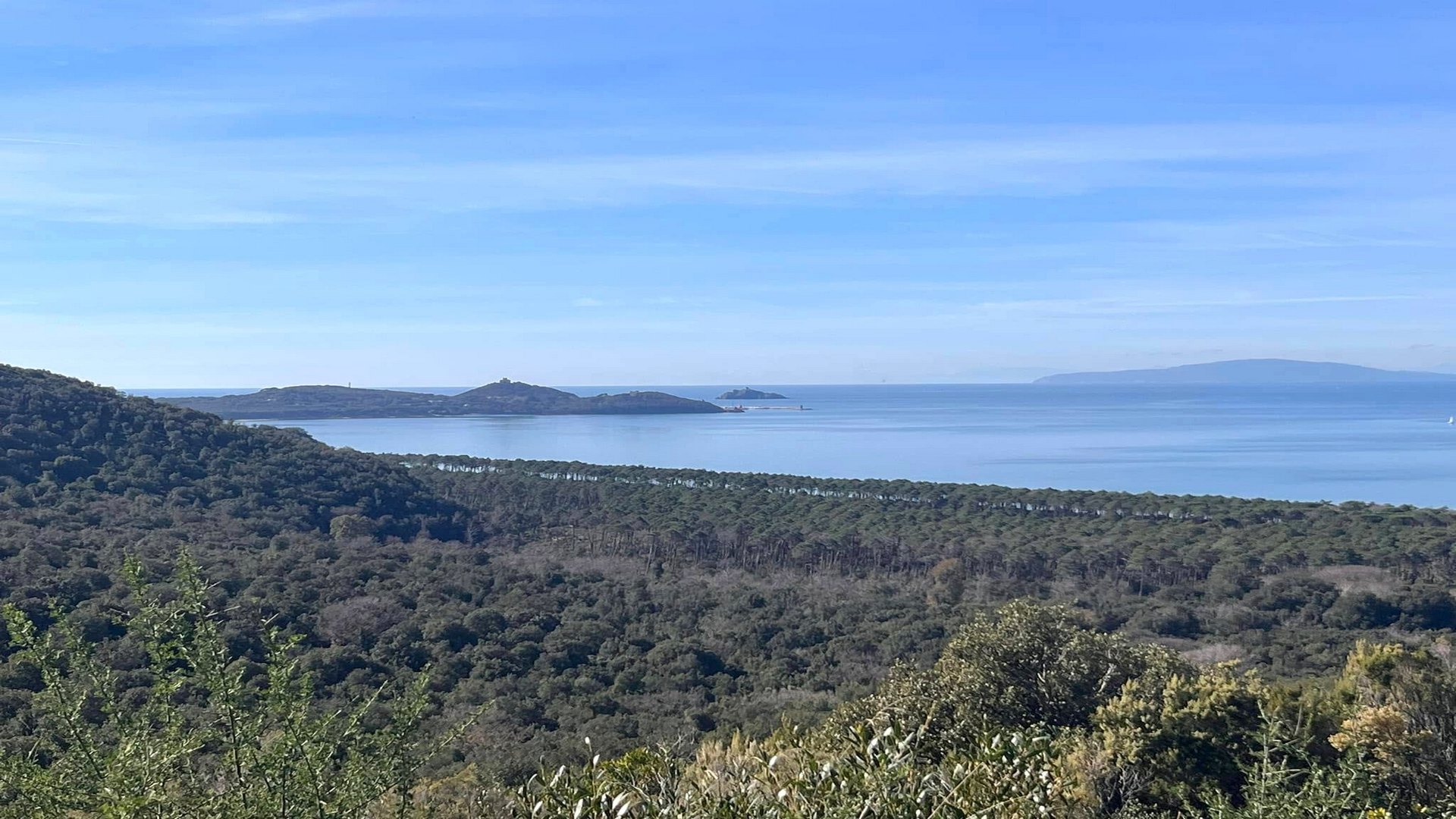 Trekking fra cielo e mare a Punta Ala