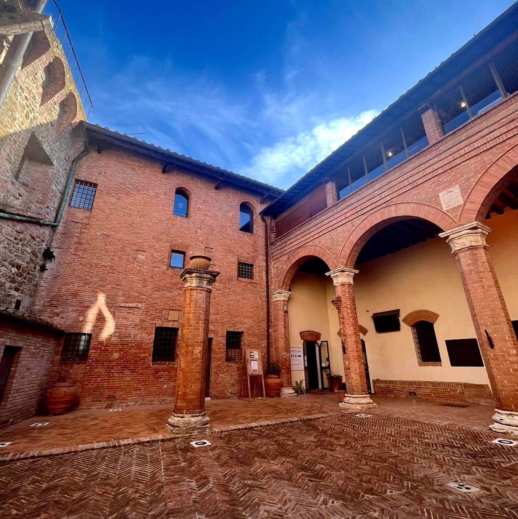 San Giovanni d'Asso e le Crete del Tartufo Bianco