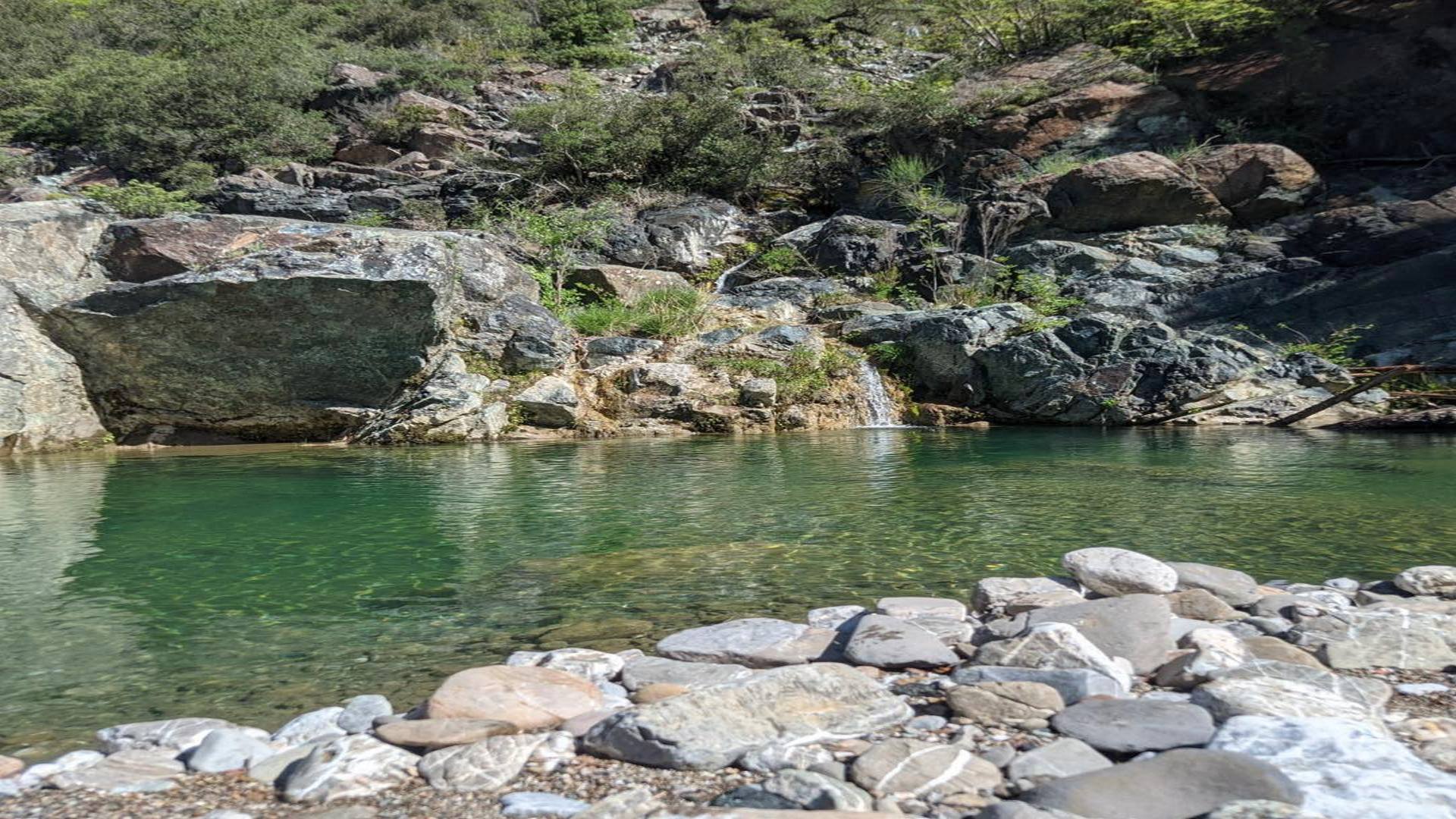 7 km trekking to the Diaterna Pools, in the heart of the Apennines