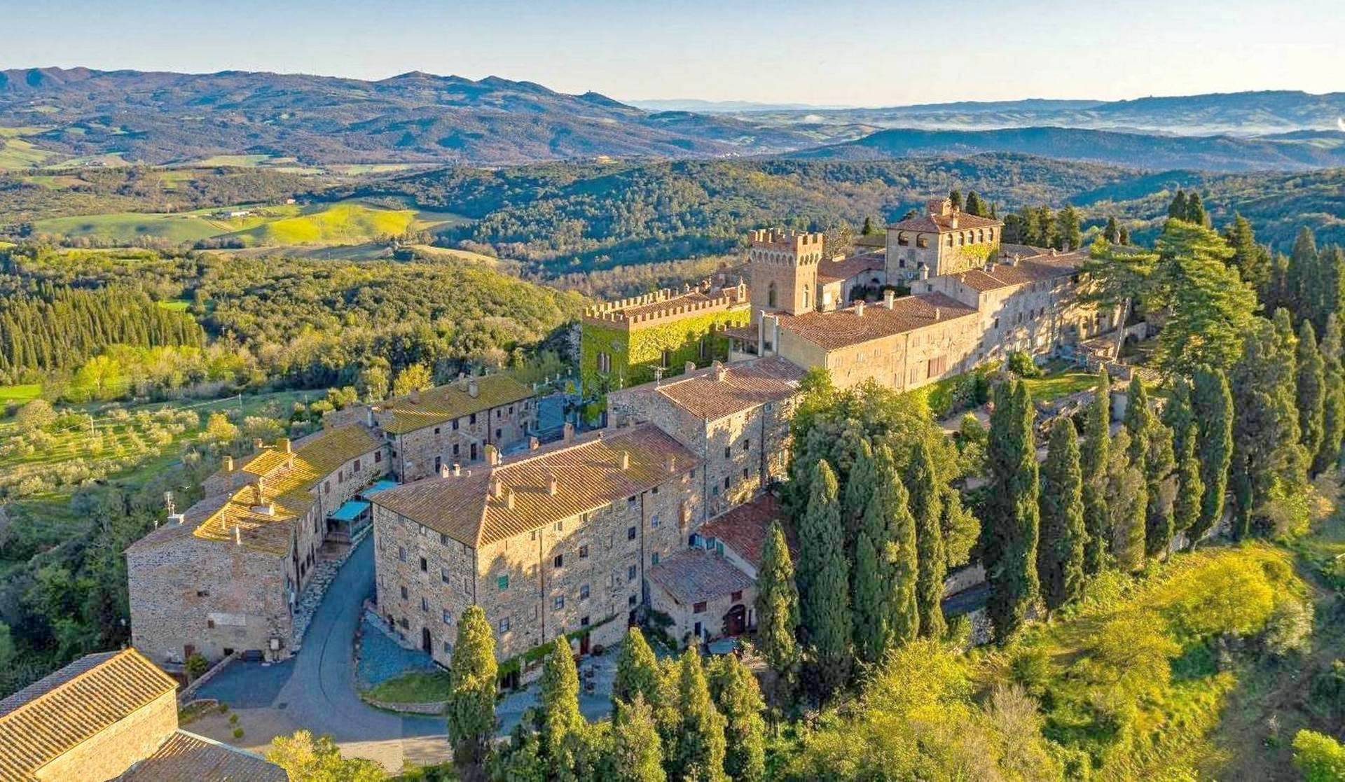 Querceto, views and mountains of the Val di Cecina