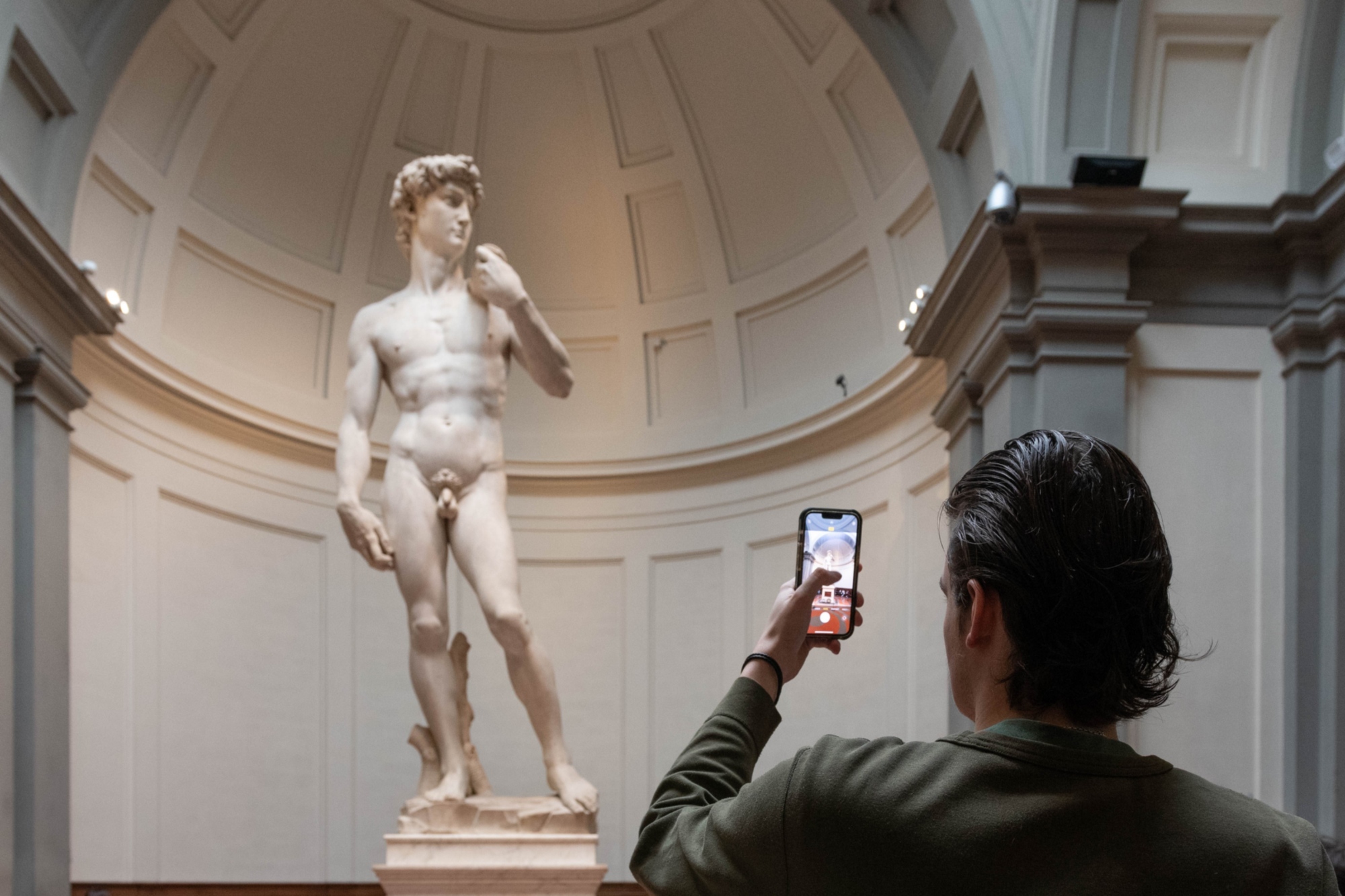 Audioguided tour at the Accademia Gallery with tour leader