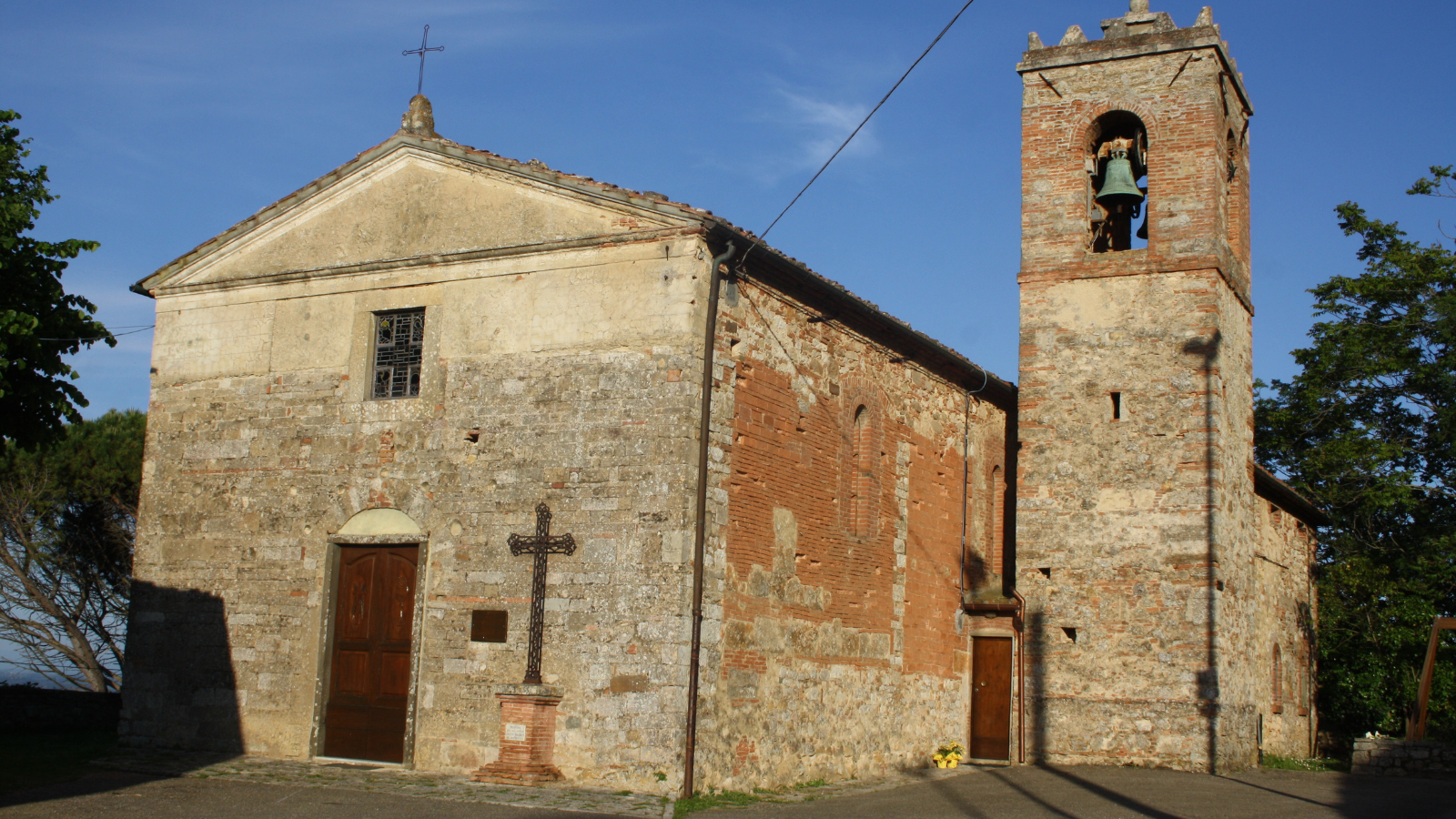 chiesa in stile romanico