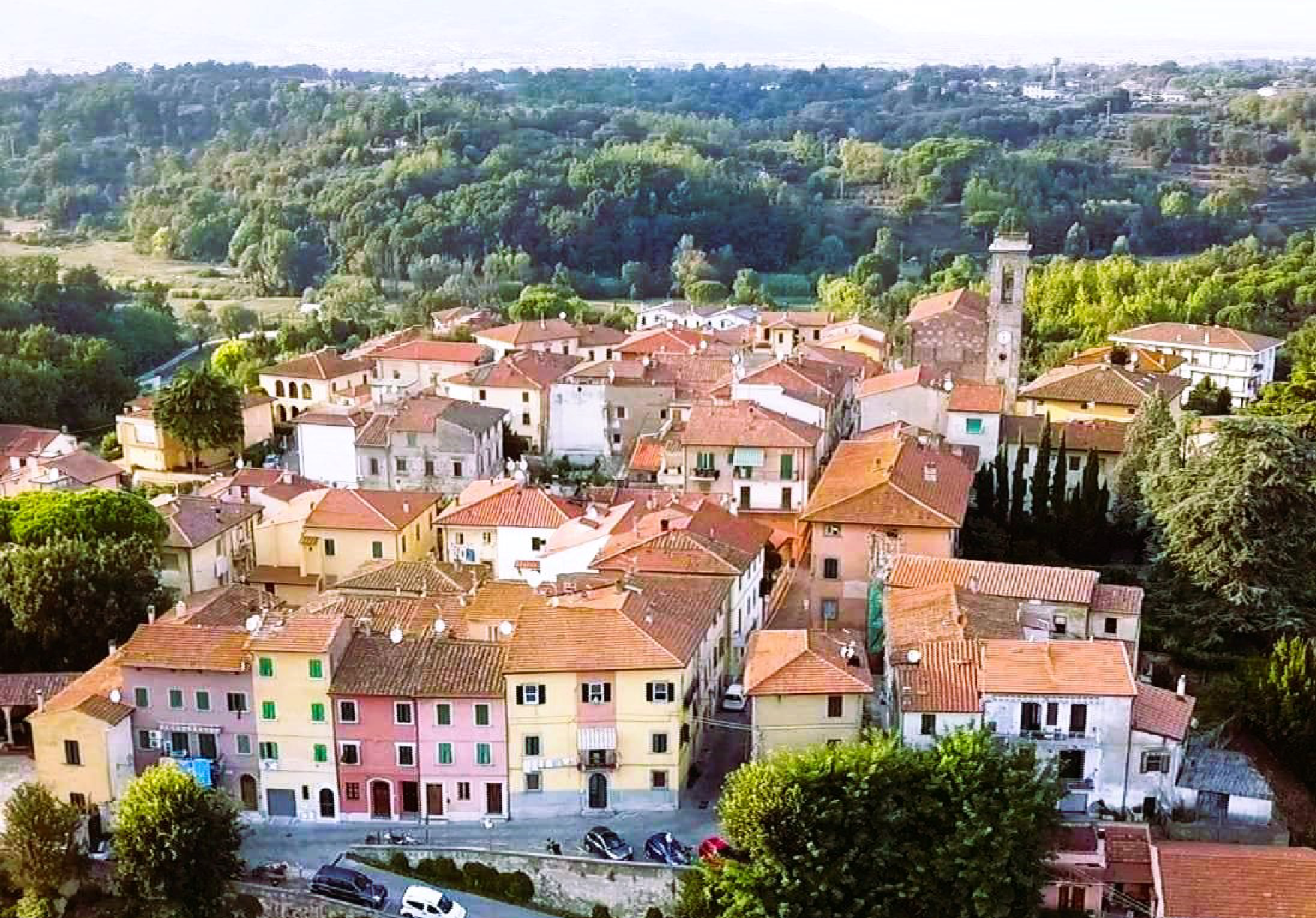 Il borgo di Montecalvoli visto dall