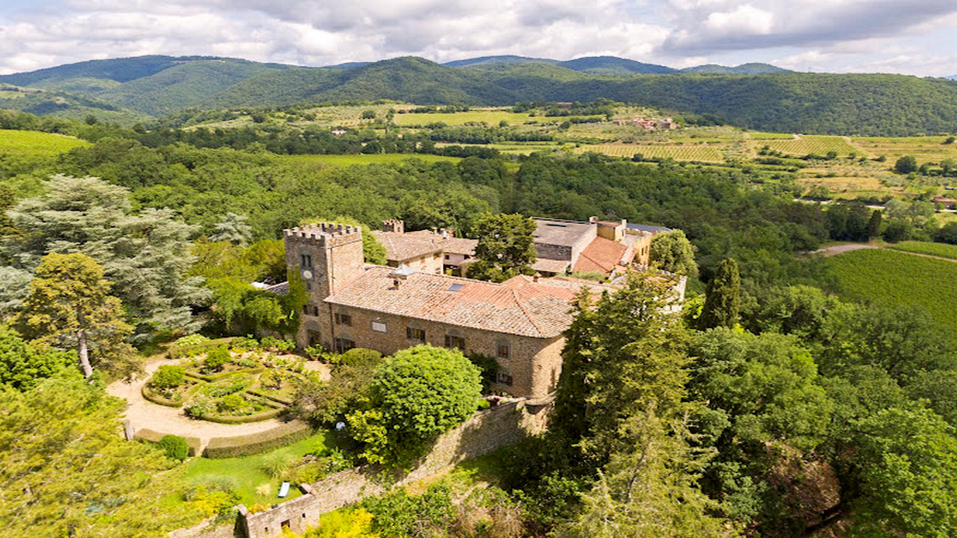 Querceto, views and mountains of the Val di Cecina