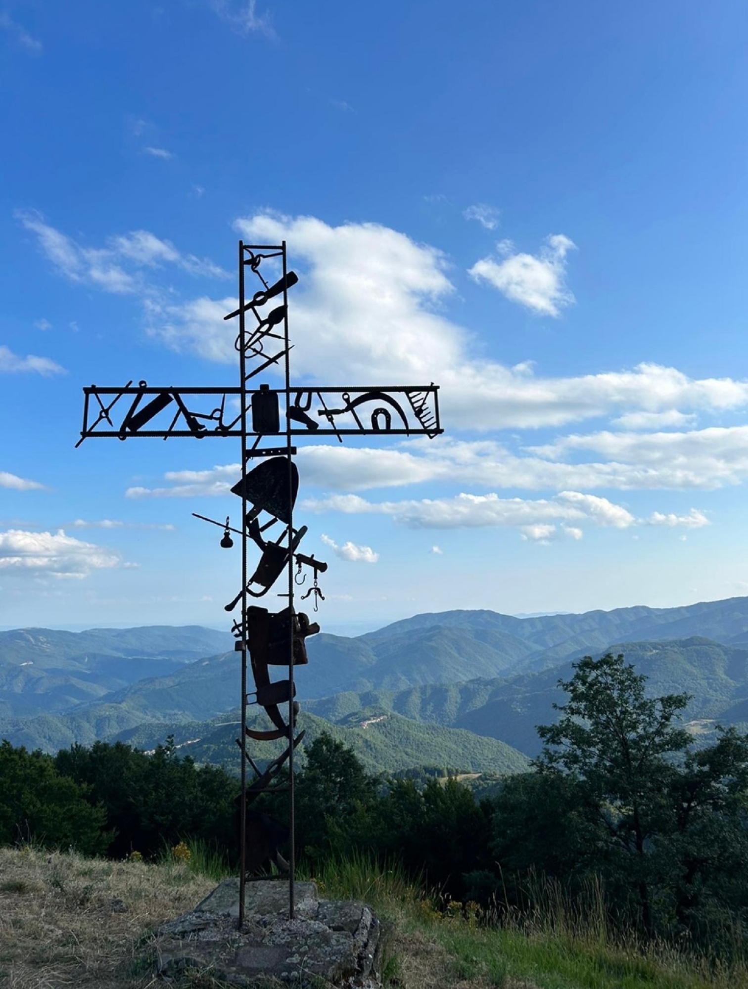 Trekking sull’appennino pratese tra Cavarzano e il Rifugio Poggio al Petto