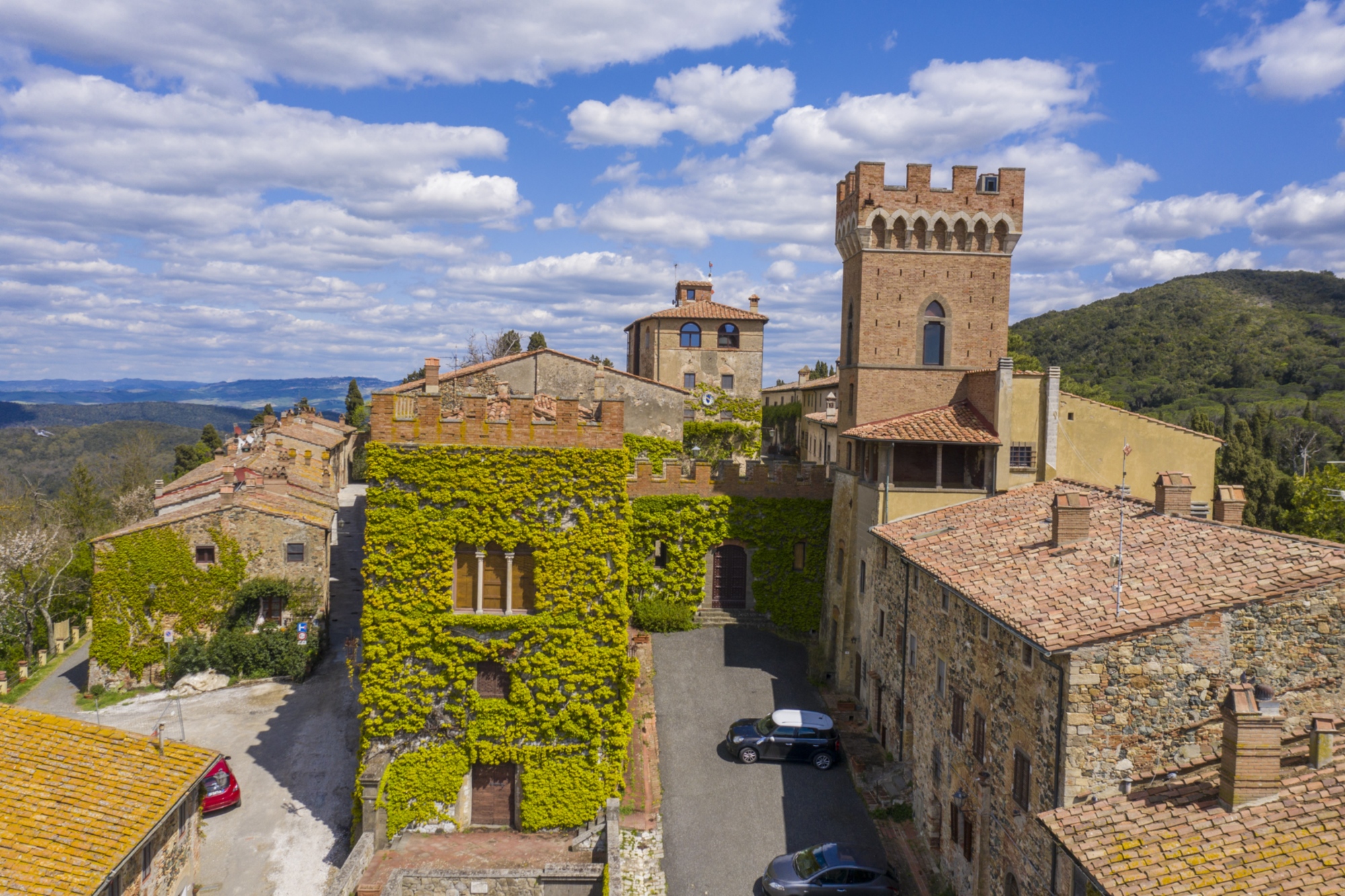 Castello Ginori di Querceto a Montecatini Val di Cecina, Pisa