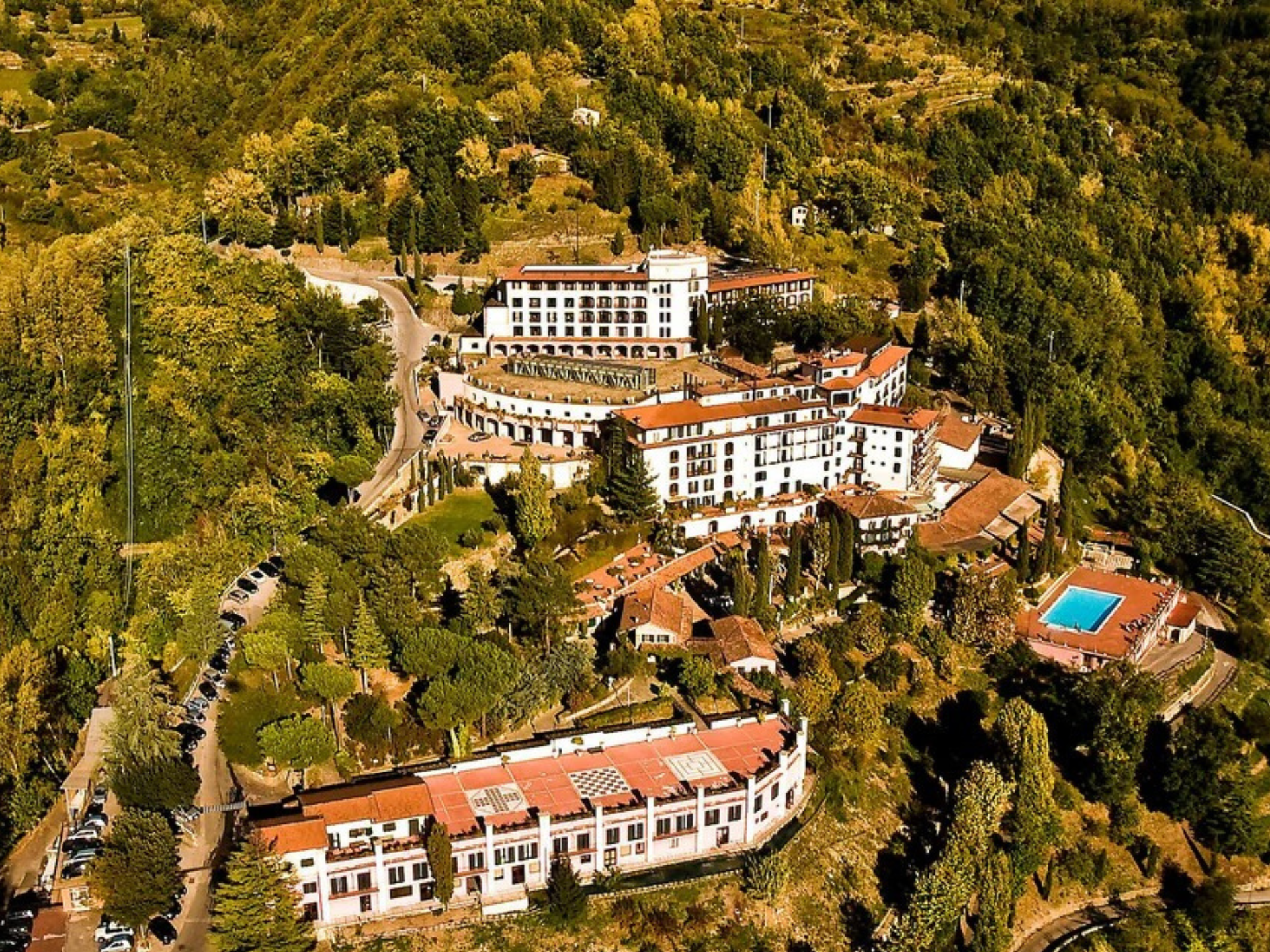 renaissance tuscany il ciocco resort e spa panoramica struttura