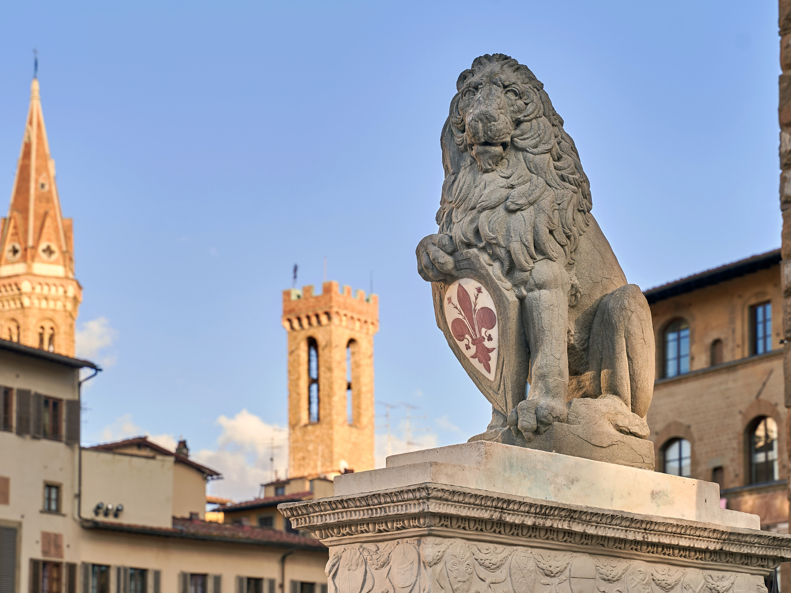 Tour with aperitif to discover the animals in the art of Florence