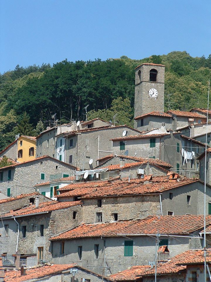 Il borgo di Boveglio, comune di Villa Basilica