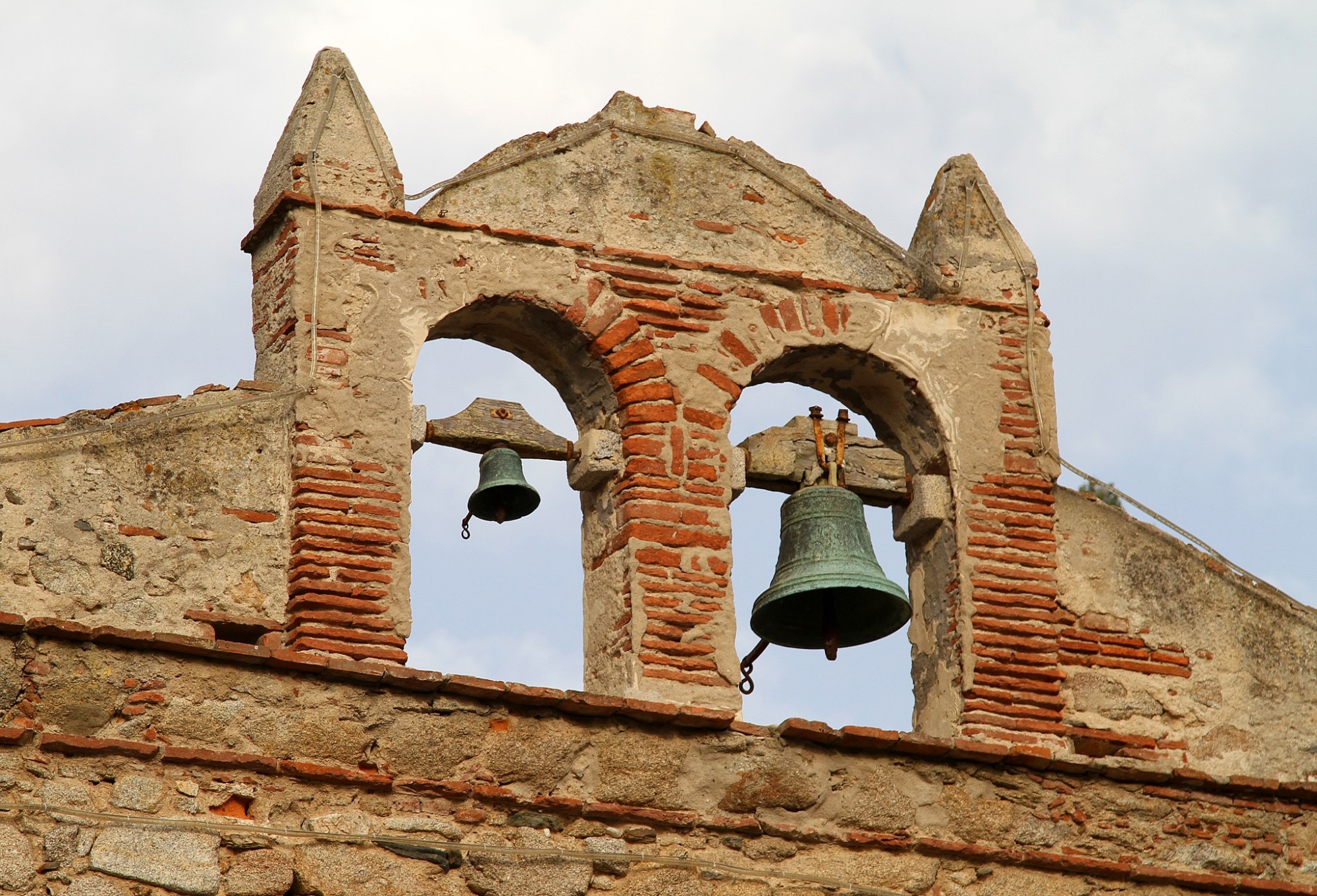 Glocken der Kirche der Heiligen Peter und Paul in San Piero