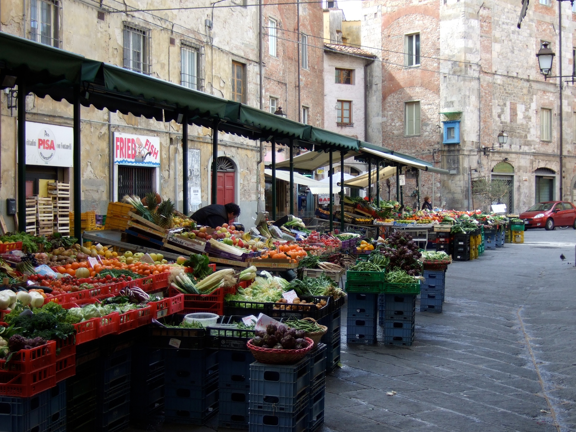 El Mercado de la Plaza de Vettovaglie en Pisa