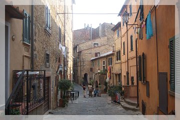 The wooden crucifix of Castagneto Carducci | Visit Tuscany