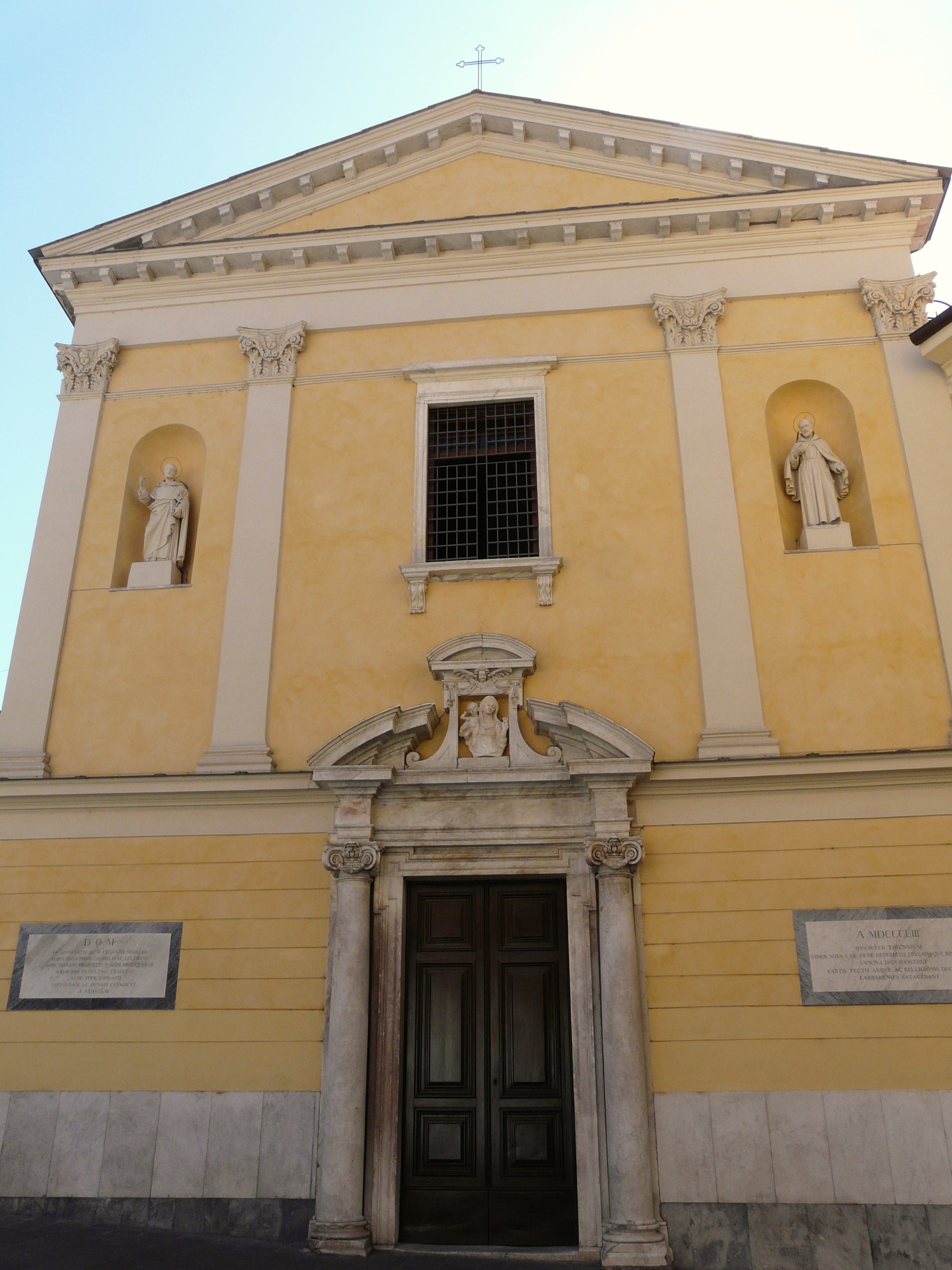 Iglesia del Carmine, Carrara