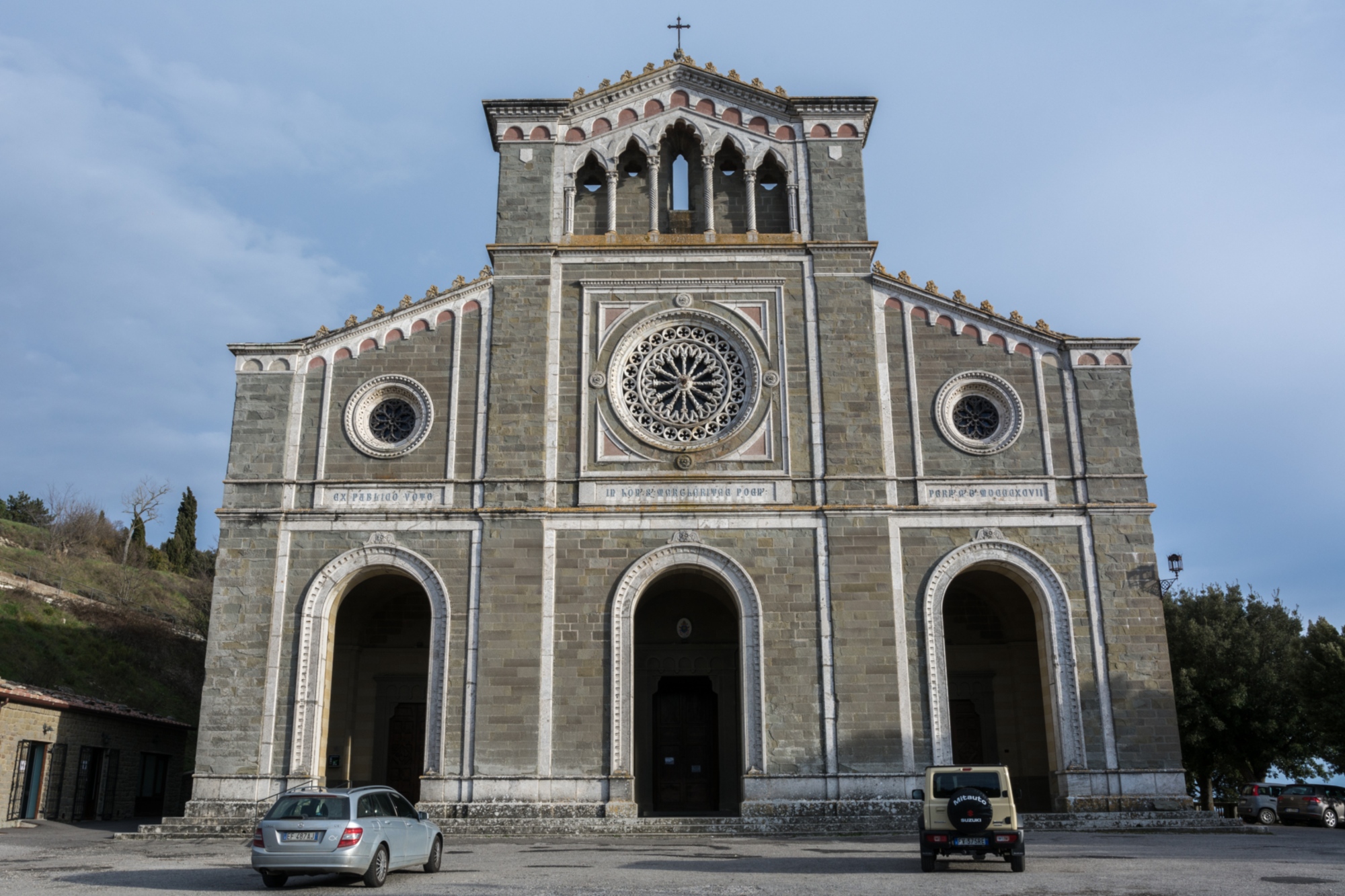 Fachada de la Basílica de Santa Margarita