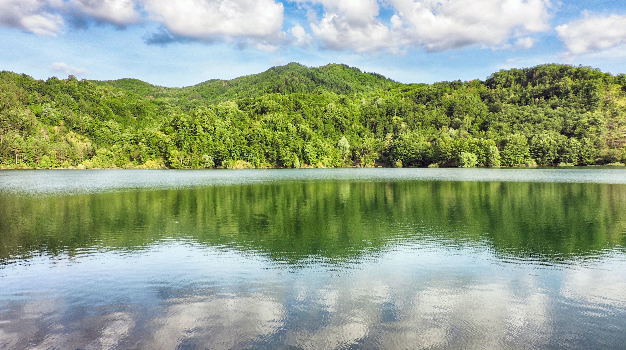 Veduta del Lago di Gramolazzo in Garfagnana